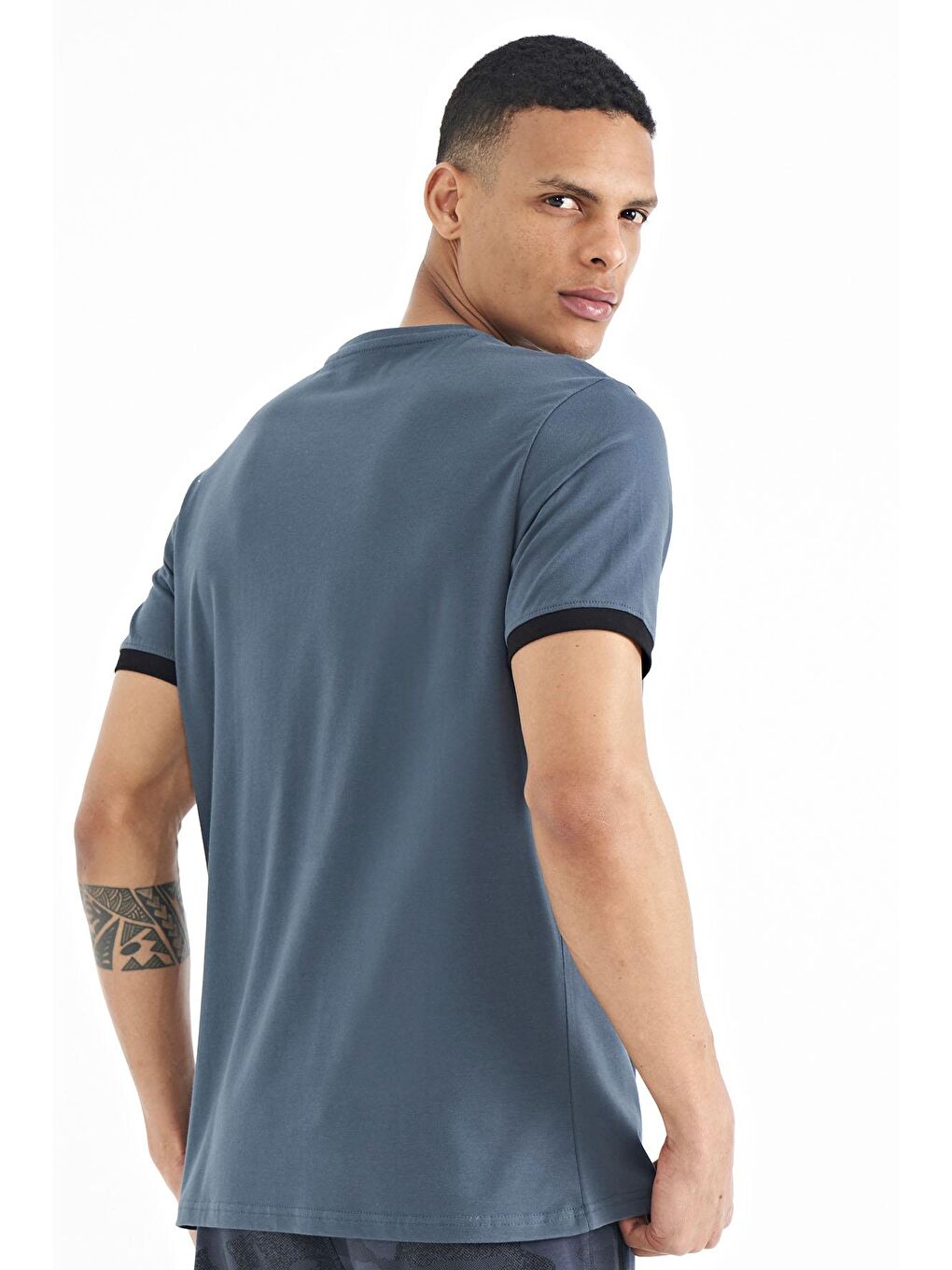 Orman Yeşili Baskı O Yaka Detaylı Standart Form Erkek Tişört - 88216-4