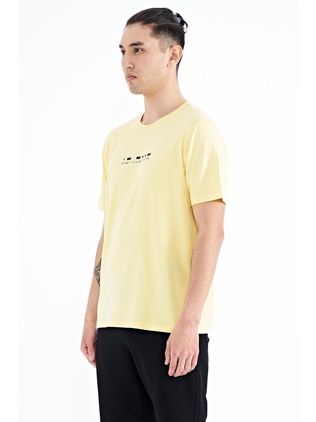 Sarı Baskı Detaylı O Yaka Standart Kalıp Erkek Tişört - 88168-2