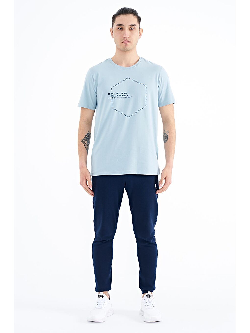 Açık Mavi Yazı Geometri Basklı Standart Kalıp Erkek Tişört - 88198-2
