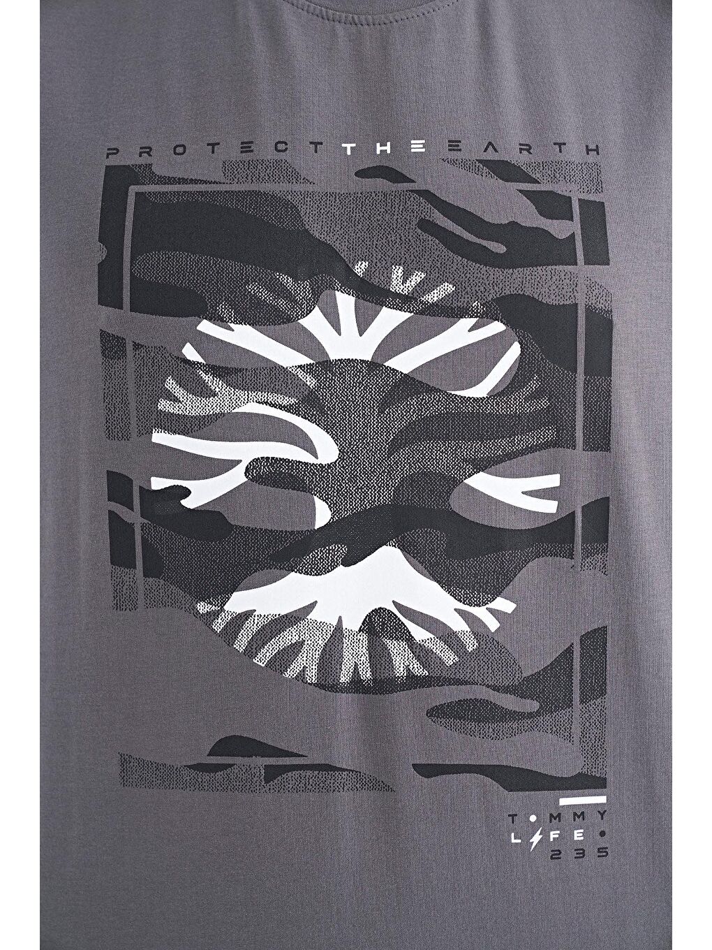 Koyu Gri Desen Baskılı O Yaka Standart Kalıp Erkek Tişört - 88232-1