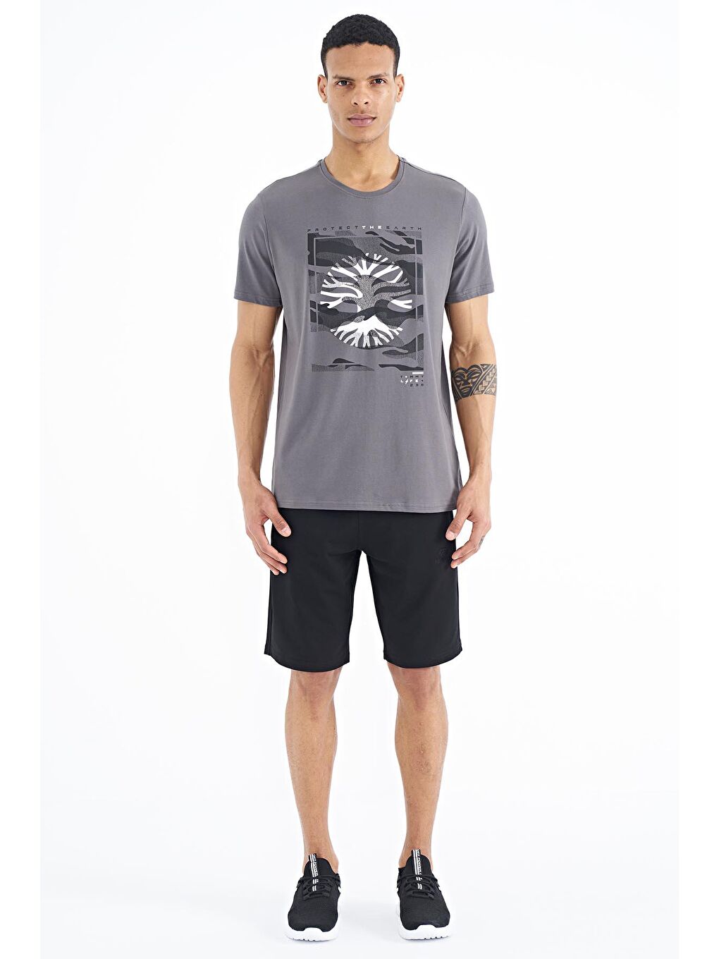 Koyu Gri Desen Baskılı O Yaka Standart Kalıp Erkek Tişört - 88232-2