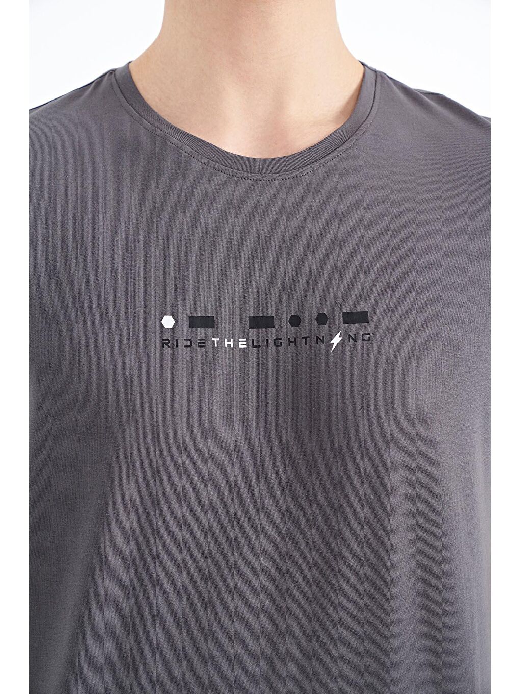 Koyu Gri Baskı Detaylı O Yaka Standart Kalıp Erkek Tişört - 88168-1