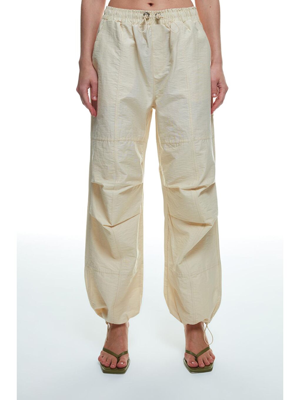 Geniş Paça Paraşüt Pantolon Bej-2
