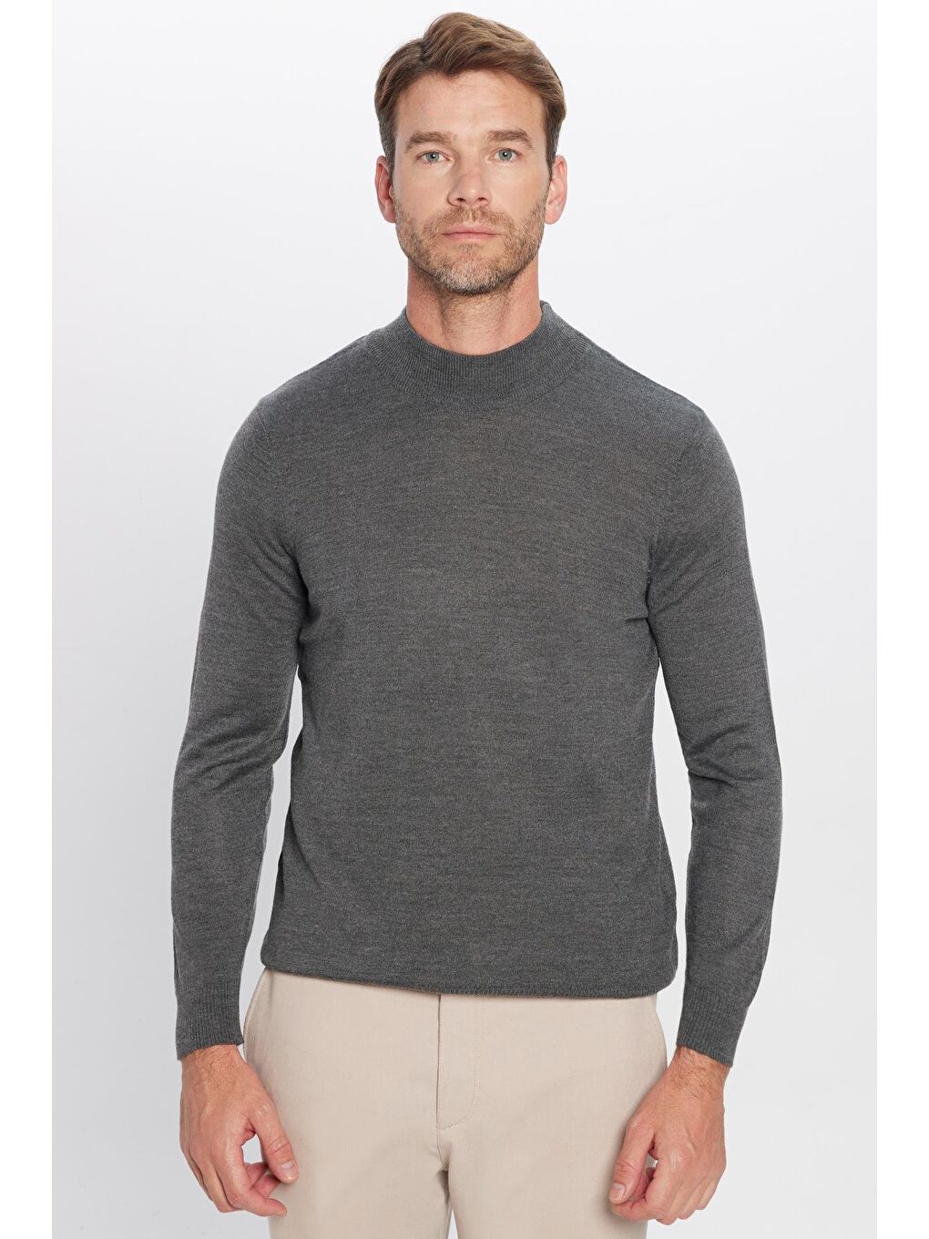 Erkek Standart Fit Normal Kesim Yarım Balıkçı Yaka Düz Gri Triko Kazak-4