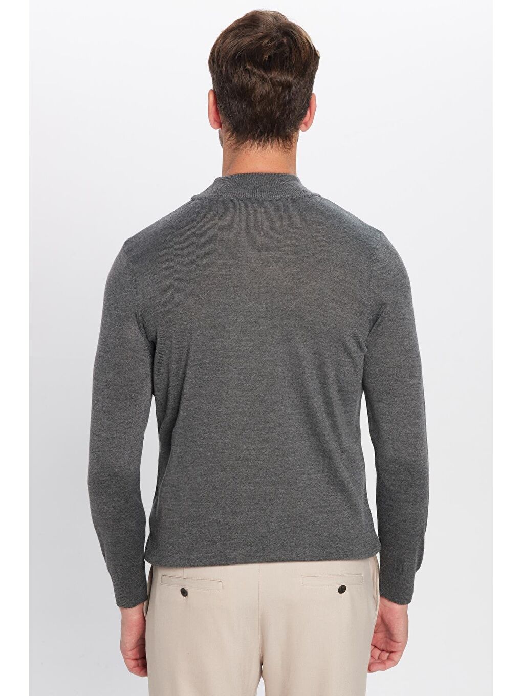 Erkek Standart Fit Normal Kesim Yarım Balıkçı Yaka Düz Gri Triko Kazak-5