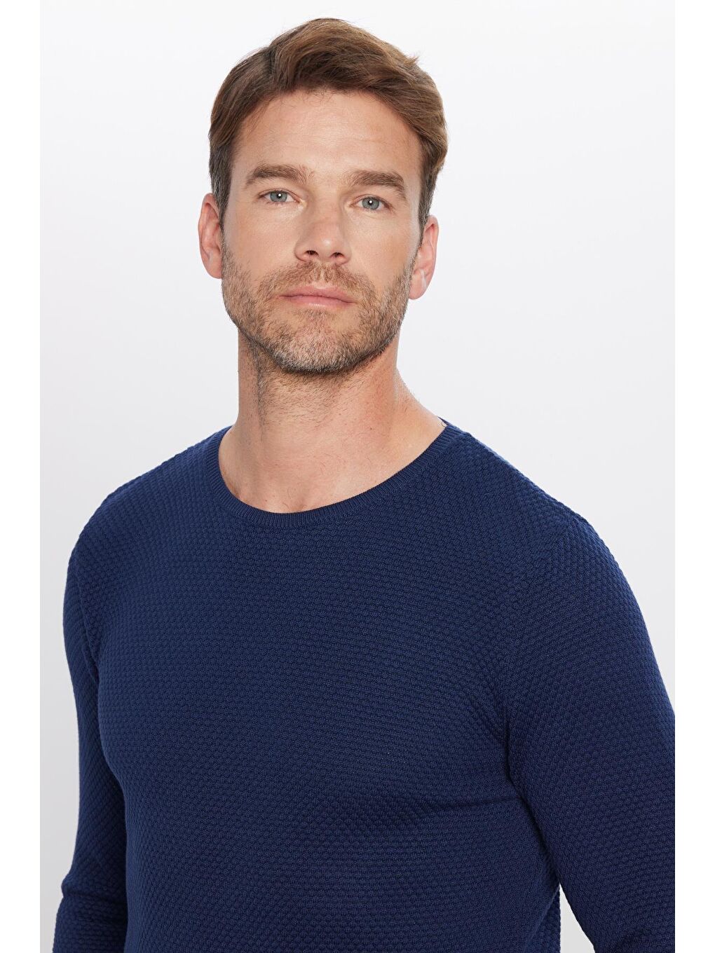 Erkek Standart Fit Normal Kesim Bisiklet Yaka Petek Desenli Mavi Triko Kazak