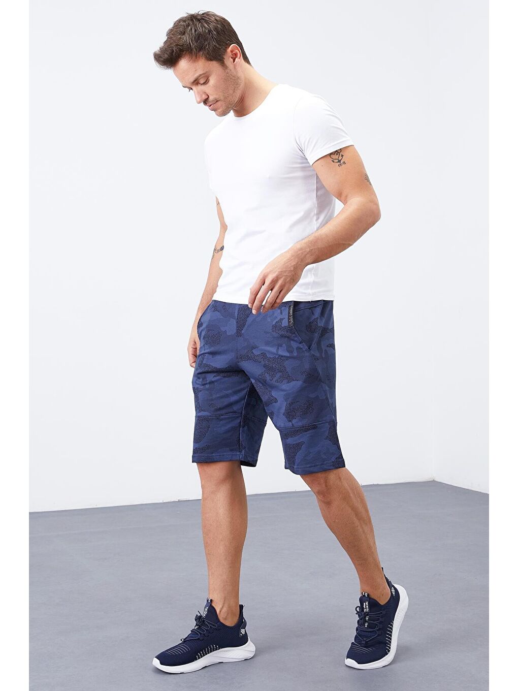 İndigo Kamuflaj Desenli Cepli Standart Kalıp Erkek Şort - 81126-4