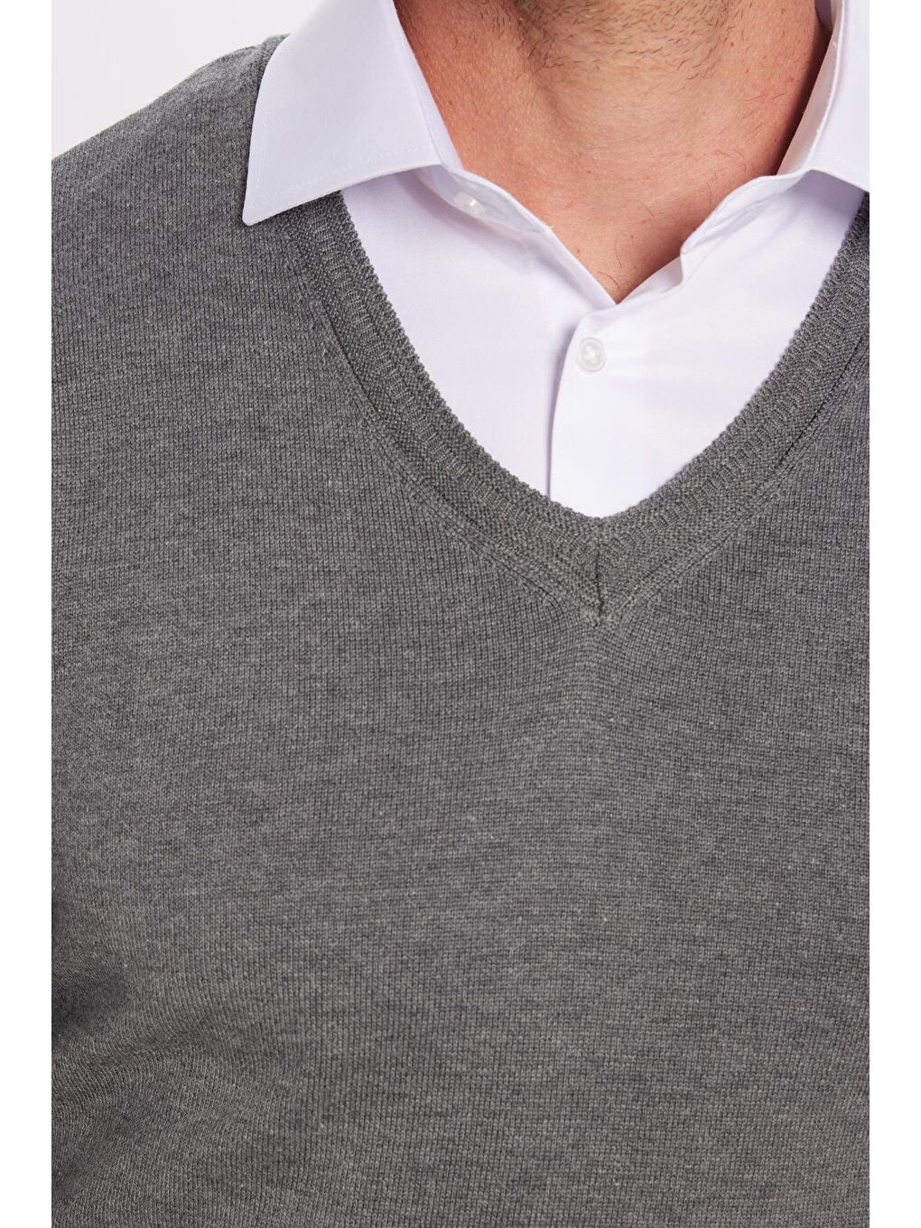 Erkek Standart Fit Normal Kesim V Yaka Pamuklu Gri Triko Kazak-2