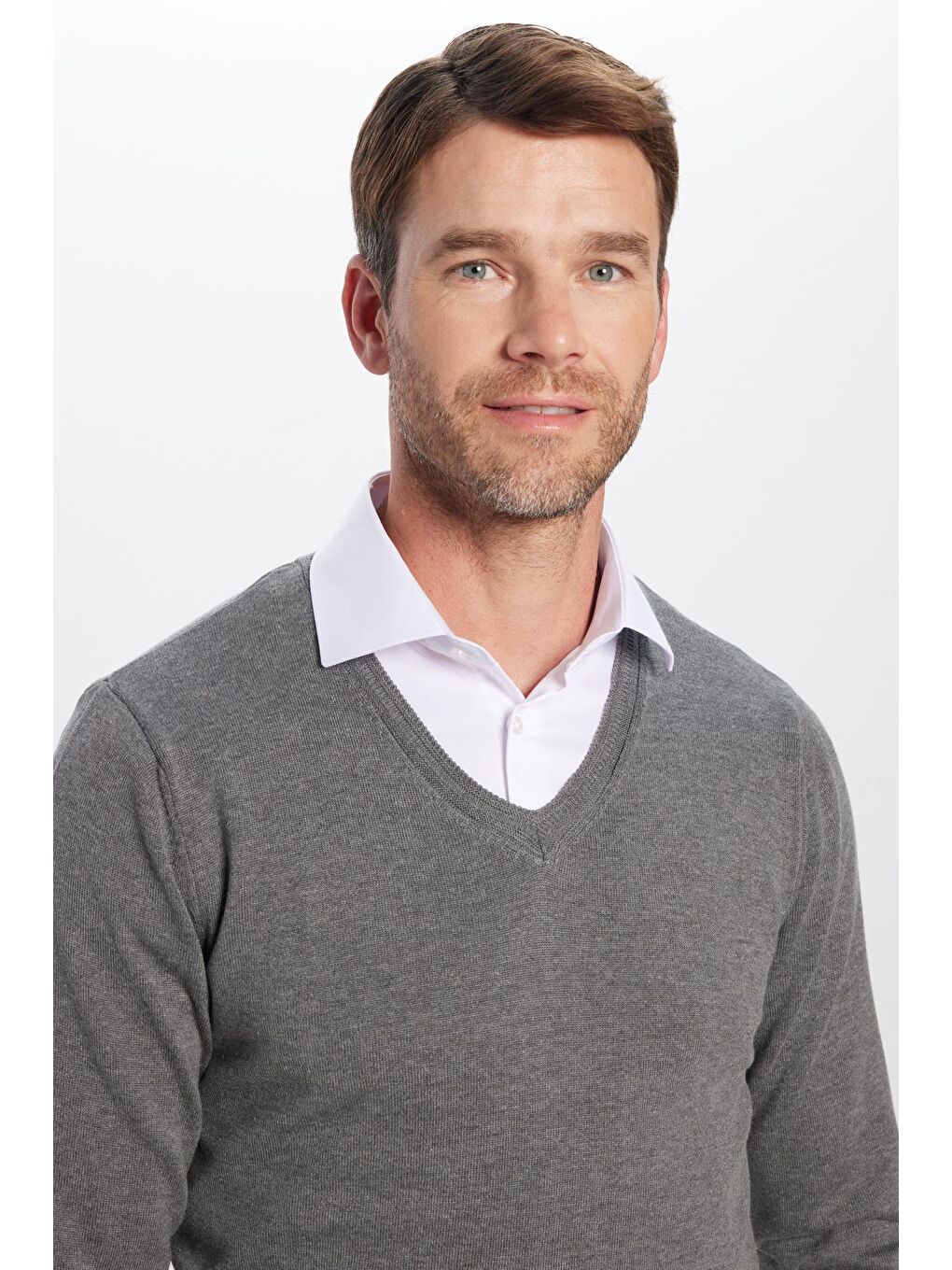 Erkek Standart Fit Normal Kesim V Yaka Pamuklu Gri Triko Kazak-3