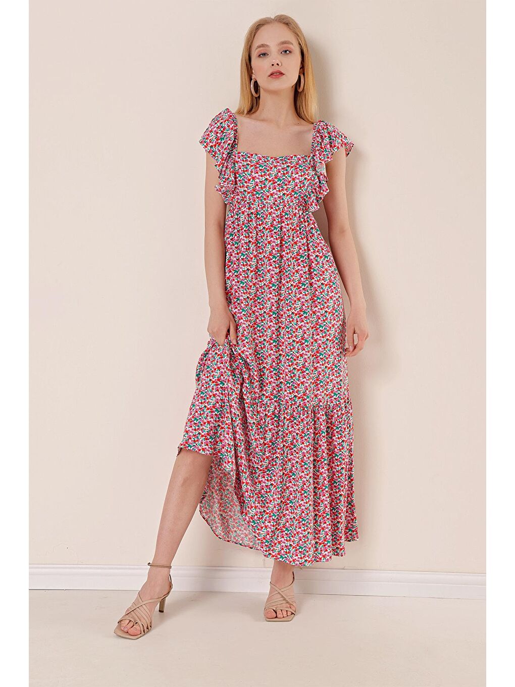 Kadın Turuncu Kare Yaka Kolları Fırfırlı Desenli Elbise-1