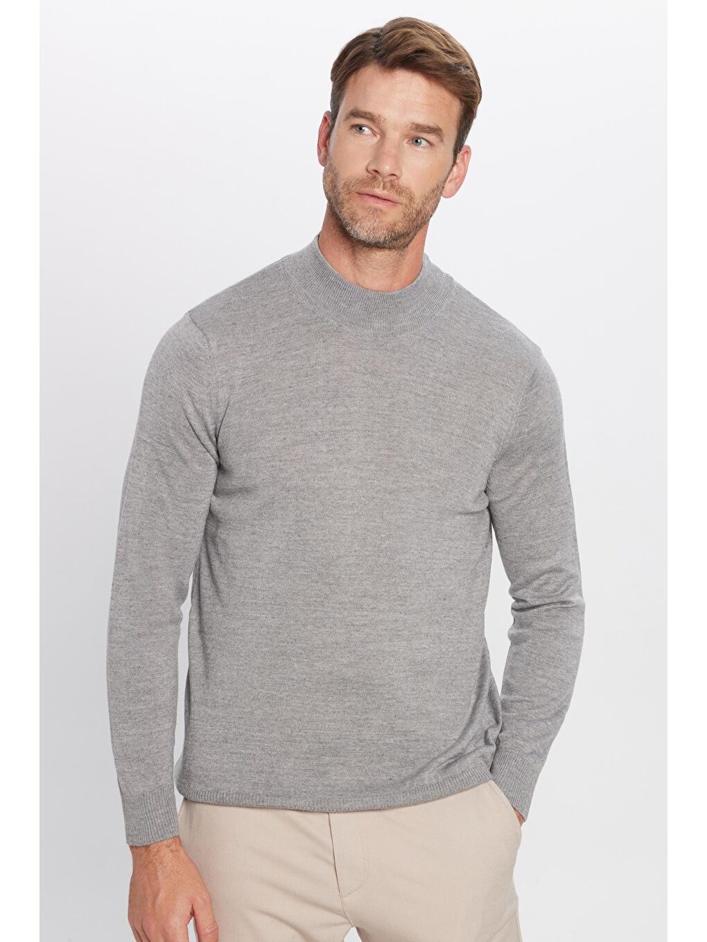 Erkek Standart Fit Normal Kesim Yarım Balıkçı Yaka Düz Gri Triko Kazak-1