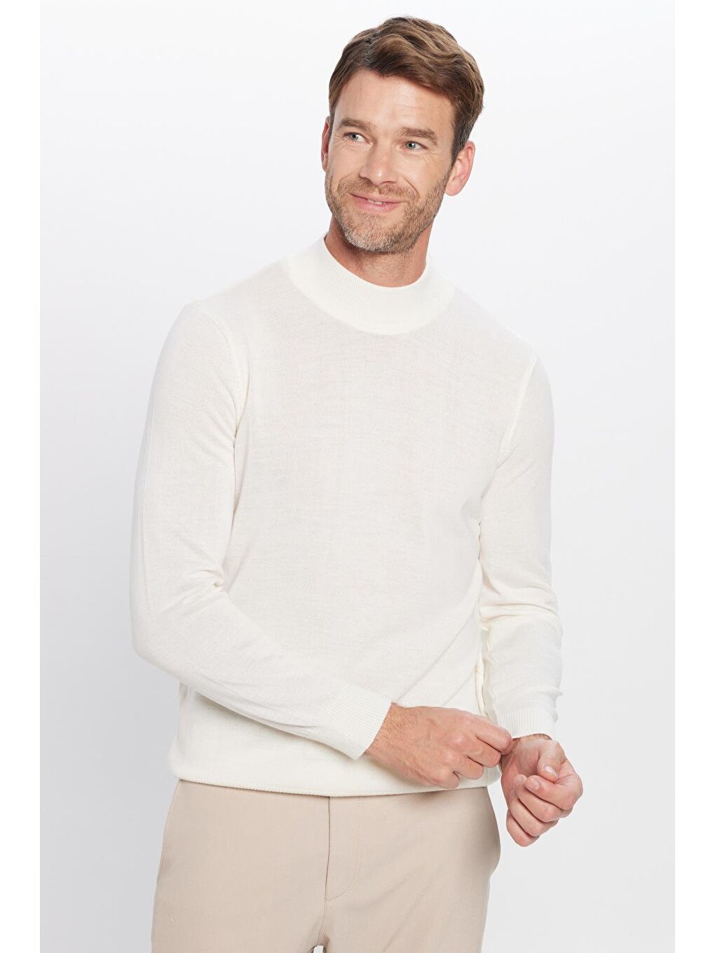 Erkek Standart Fit Normal Kesim Yarım Balıkçı Yaka Düz Beyaz Triko Kazak-1