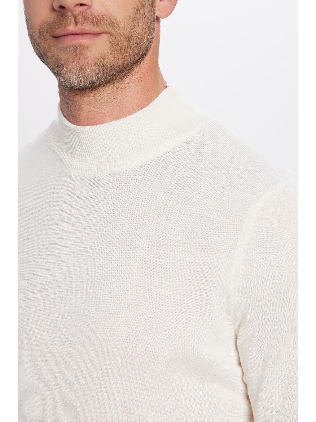 Erkek Standart Fit Normal Kesim Yarım Balıkçı Yaka Düz Beyaz Triko Kazak-2