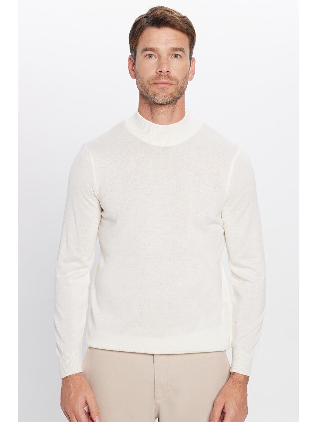 Erkek Standart Fit Normal Kesim Yarım Balıkçı Yaka Düz Beyaz Triko Kazak-3