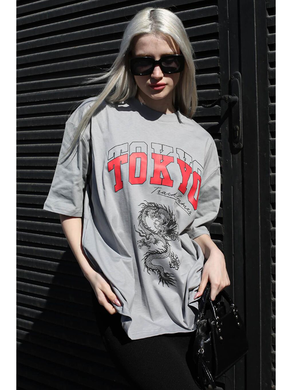 Boyalı Gri Baskılı Bisiklet Yaka Kadın Tişört Mg1771