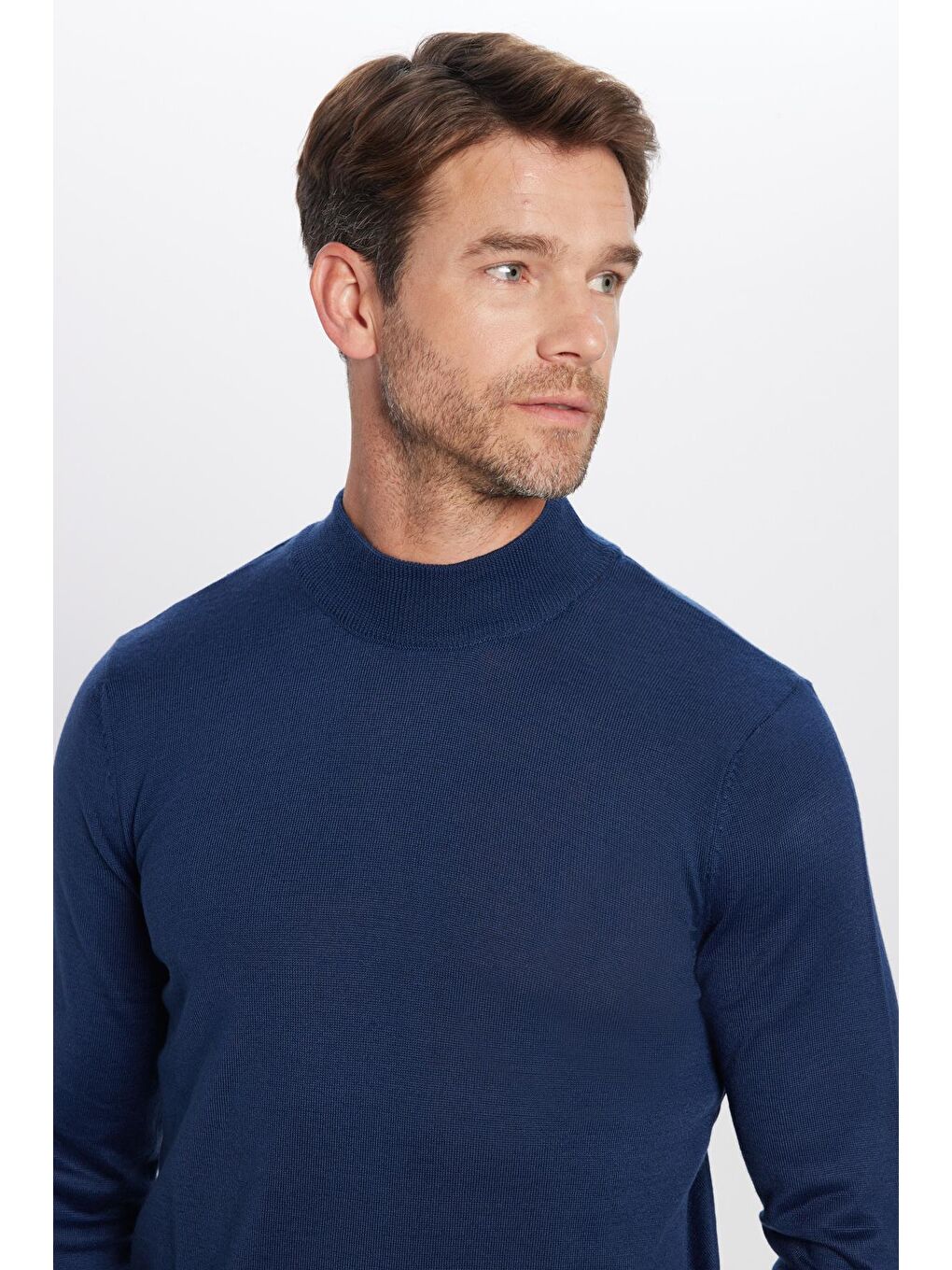 Erkek Standart Fit Normal Kesim Yarım Balıkçı Yaka Düz Lacivert Triko Kazak