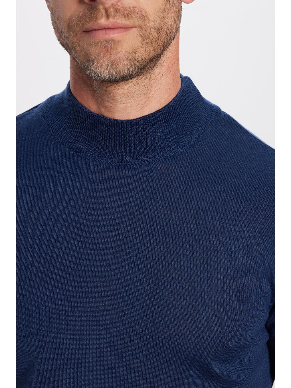 Erkek Standart Fit Normal Kesim Yarım Balıkçı Yaka Düz Lacivert Triko Kazak-5