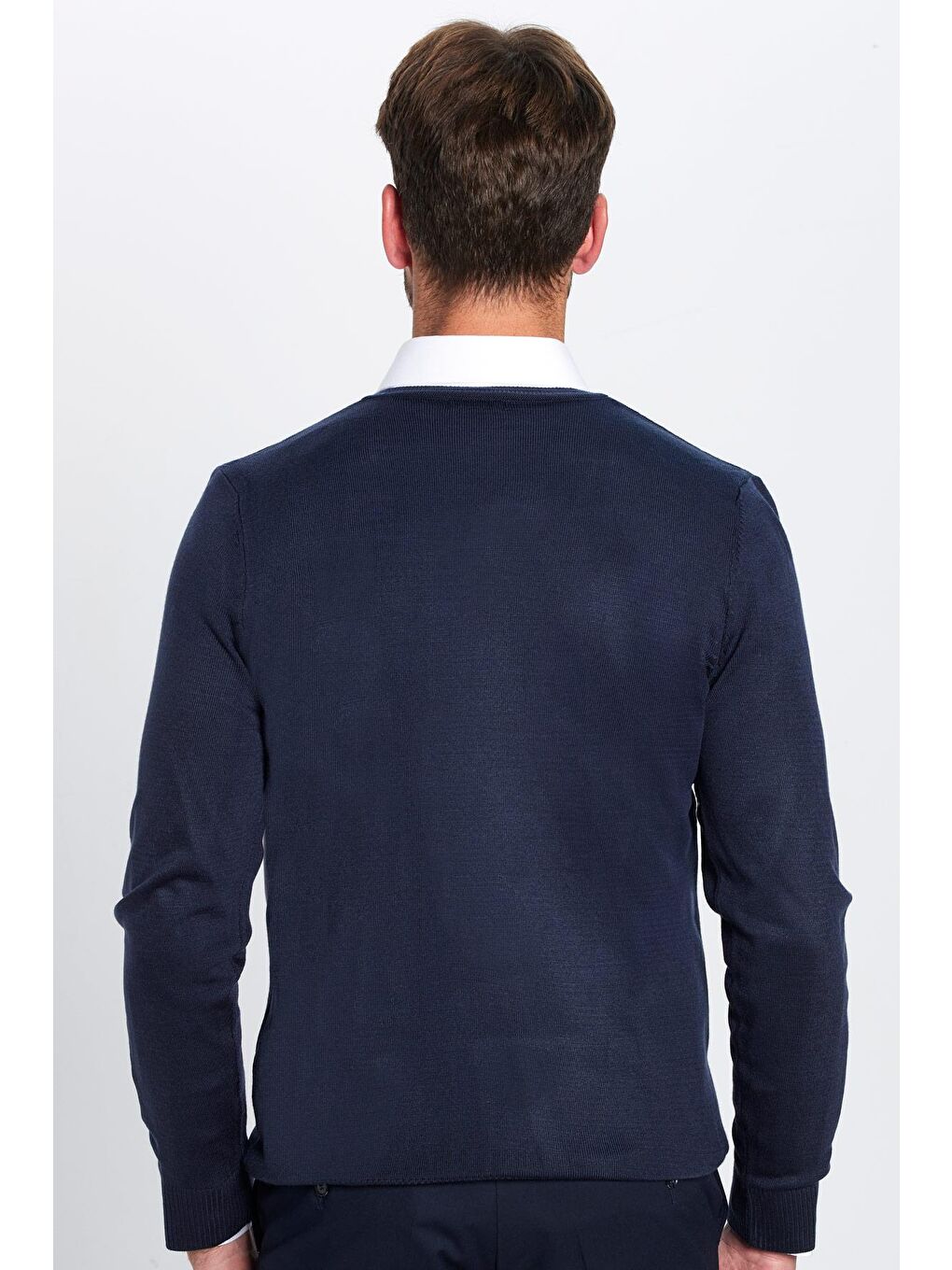 Erkek Standart Fit Normal Kesim Yumuşak Dokulu Tüylenmeyen Lacivert V Yaka Triko Kazak-4