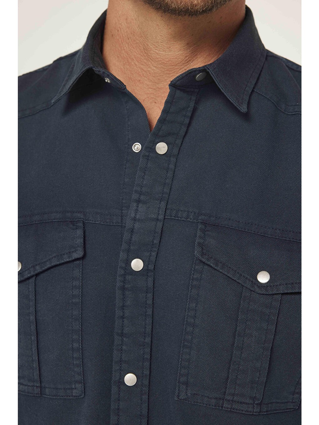 Erkek Slim Fit Uzun Kollu Spor Yaka Yıkamalı Çift Cepli Armürlü Denim Jean Antrasit Gömlek-3
