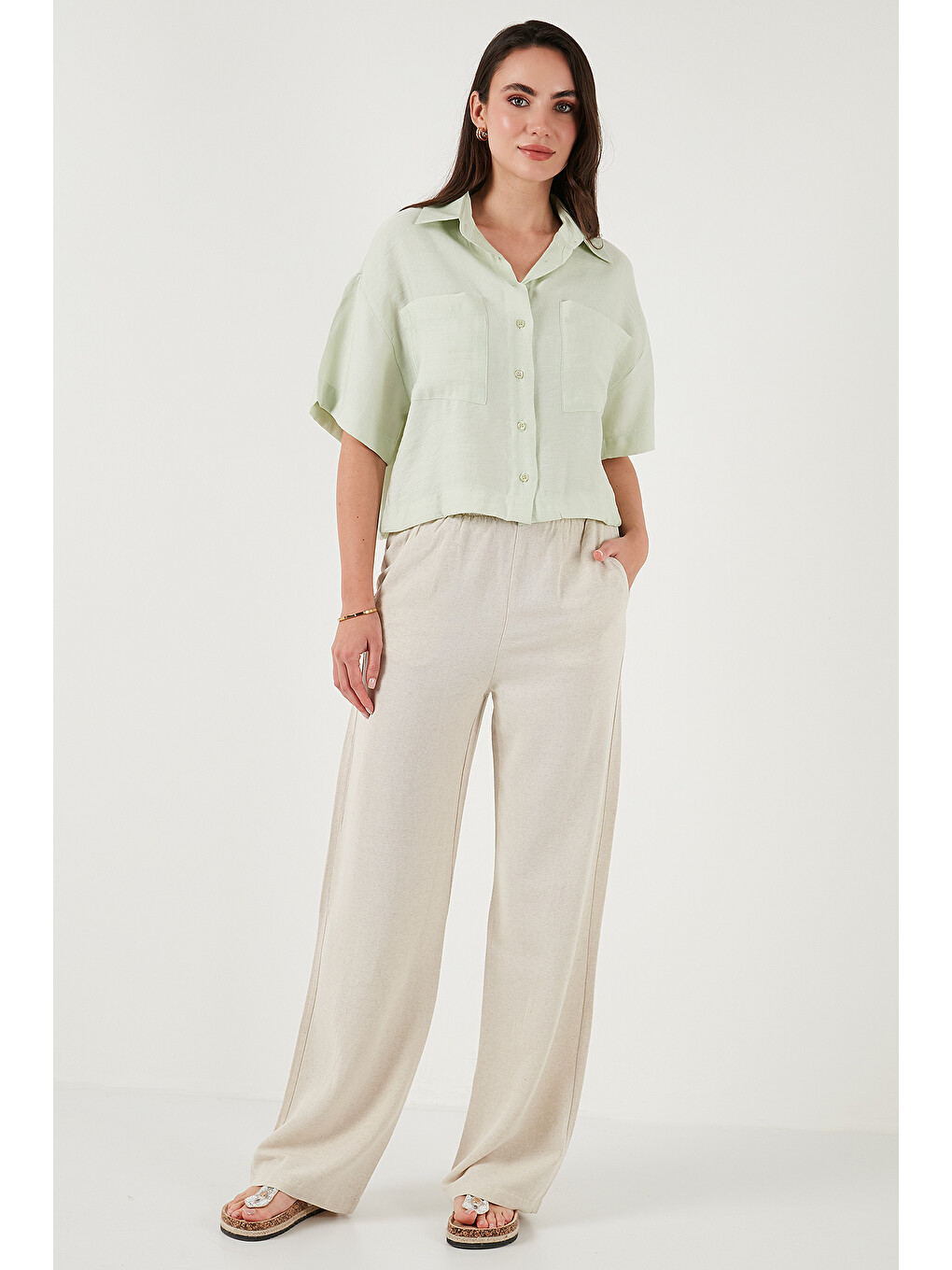 Yeşil Regular Fit Cep Detaylı Kısa Kollu Gömlek 6778568-2