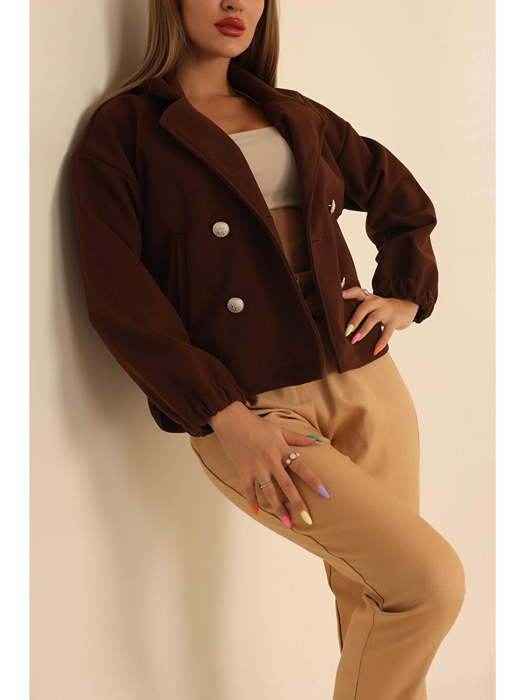 Kadın Kahverengi Kruvaze Yaka Kol Ağzı Lastikli Kısa Kaşe Ceket-4