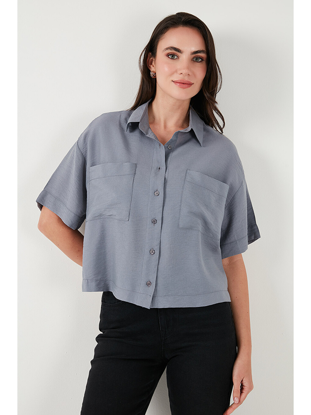 Gri Regular Fit Cep Detaylı Kısa Kollu Gömlek 6778568-3