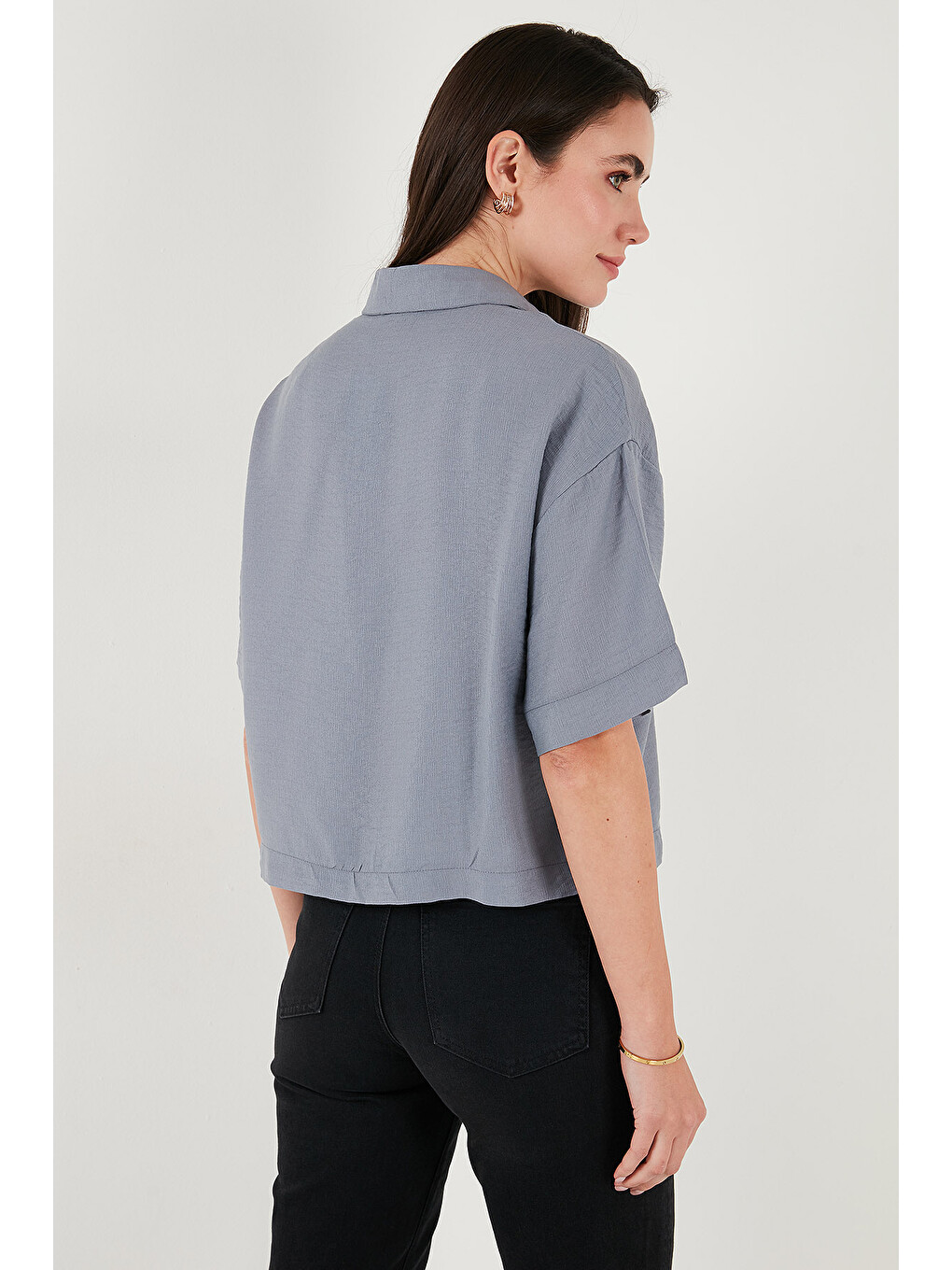 Gri Regular Fit Cep Detaylı Kısa Kollu Gömlek 6778568-5