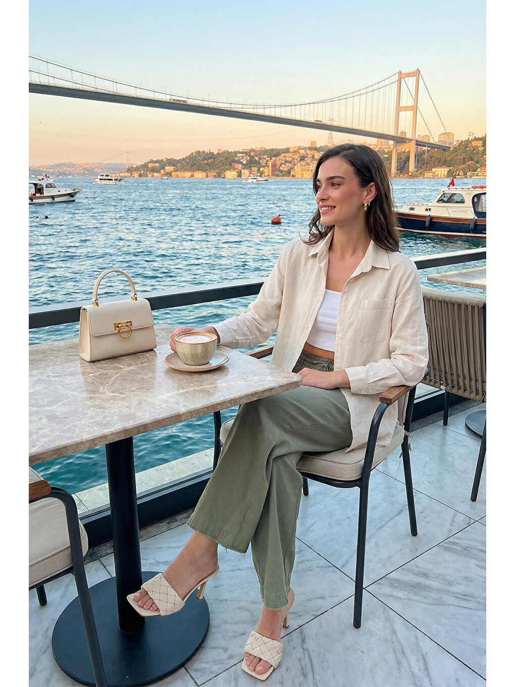 Ekru Pamuklu Regular Fit Cepli Gömlek Cf25s16992
