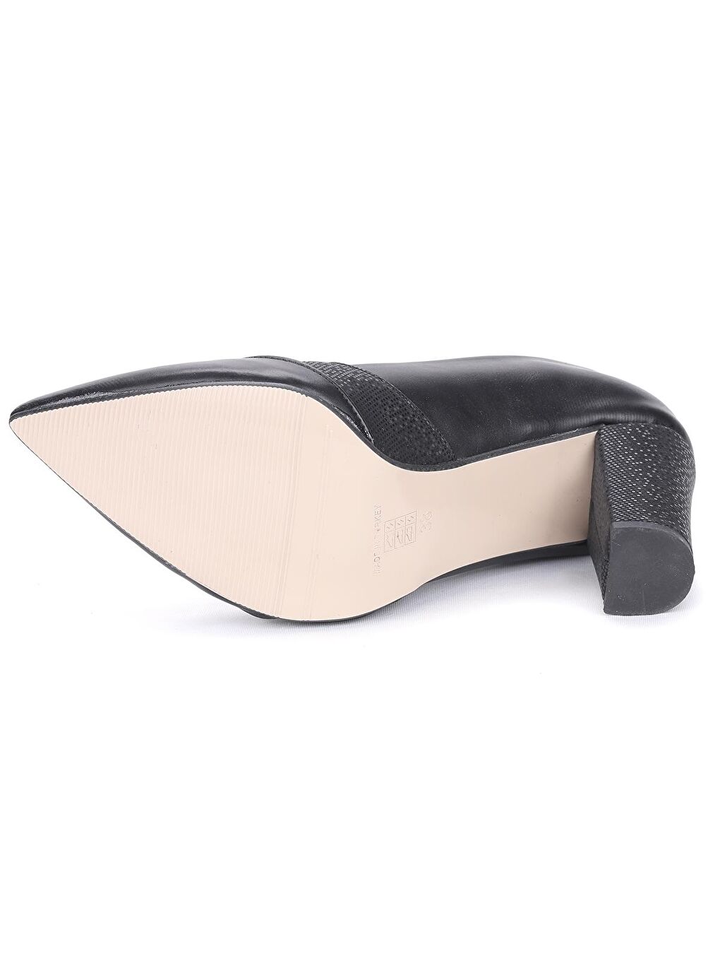 Siyah Cilt Günlük 8 Cm Topuklu Kadın Ayakkabı 132-1122-5