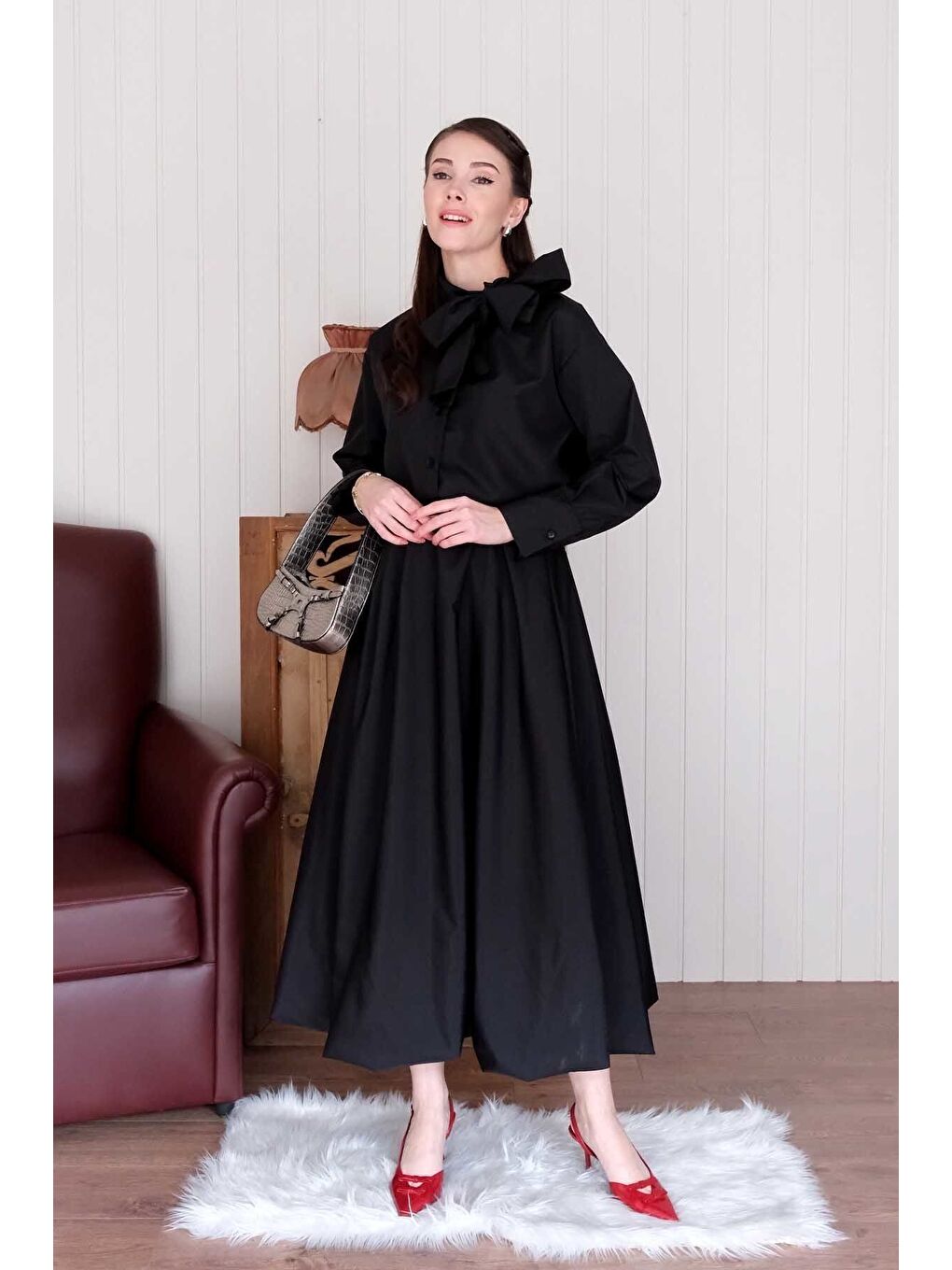 Siyah Paraşüt Kumaş Fiyonklu Gömlek-3