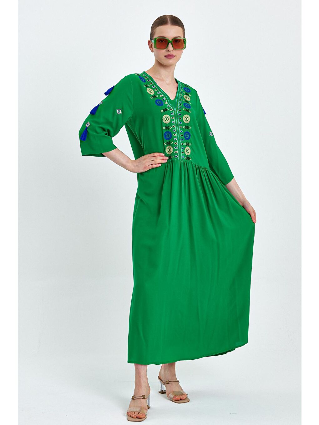 Yeşil Kadın Nakışlı Uzun Elbise-3