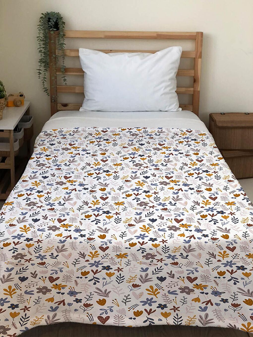 Karışık Çiçek Desenli Soft Baskılı Tek Kişilik 150x220 Cm Battaniye - Beyaz