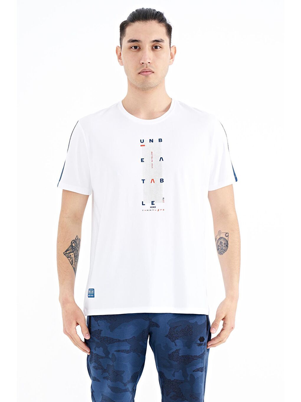 Beyaz Kol Şerit Detaylı O Yaka Standart Kalıp Erkek Tişört - 88234