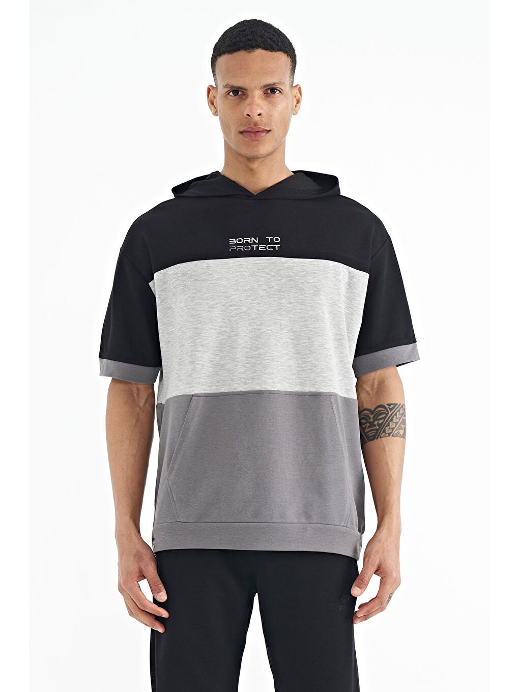 TOMMYLIFE Koyu Gri Kapüşonlu Baskı Detaylı Oversize Erkek T-shirt - 88191