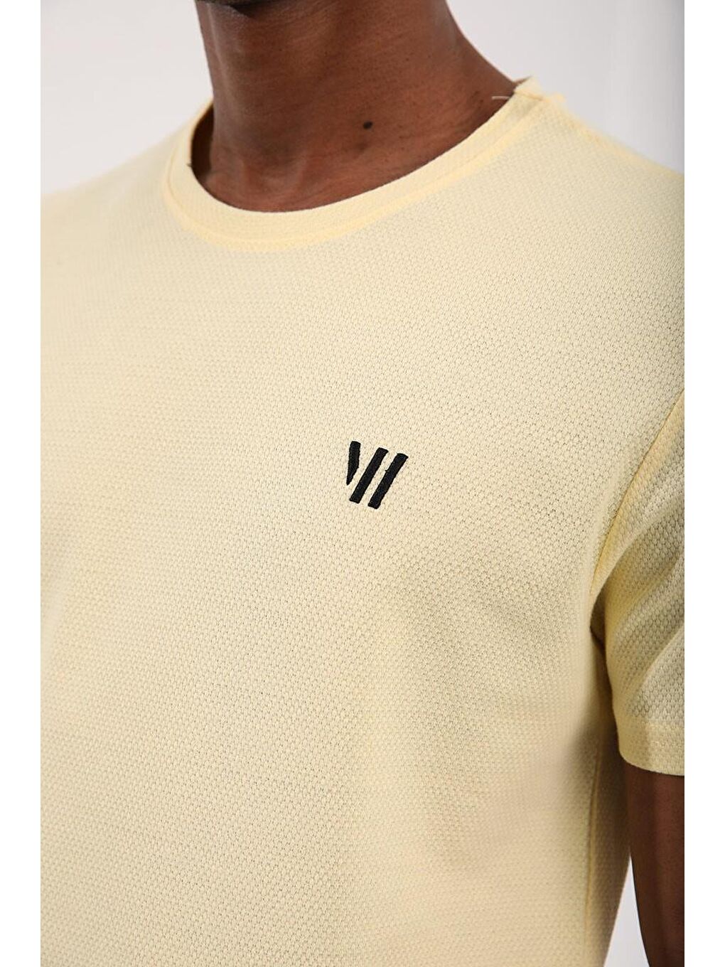 Sarı Petek Dokulu Çift Ok Logolu Standart Kalıp Bisiklet Yaka Erkek Tişört - 87921-2