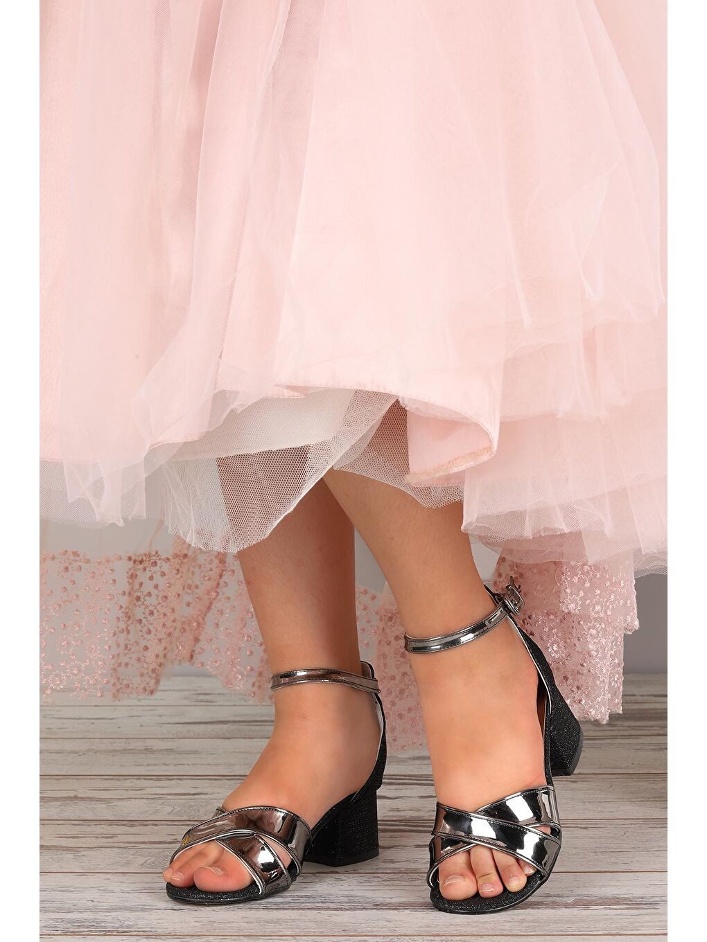 Siyah Kız Çocuk 5 Cm Topuklu Sandalet Ayakkabı 043 Elmnt Çupra-1