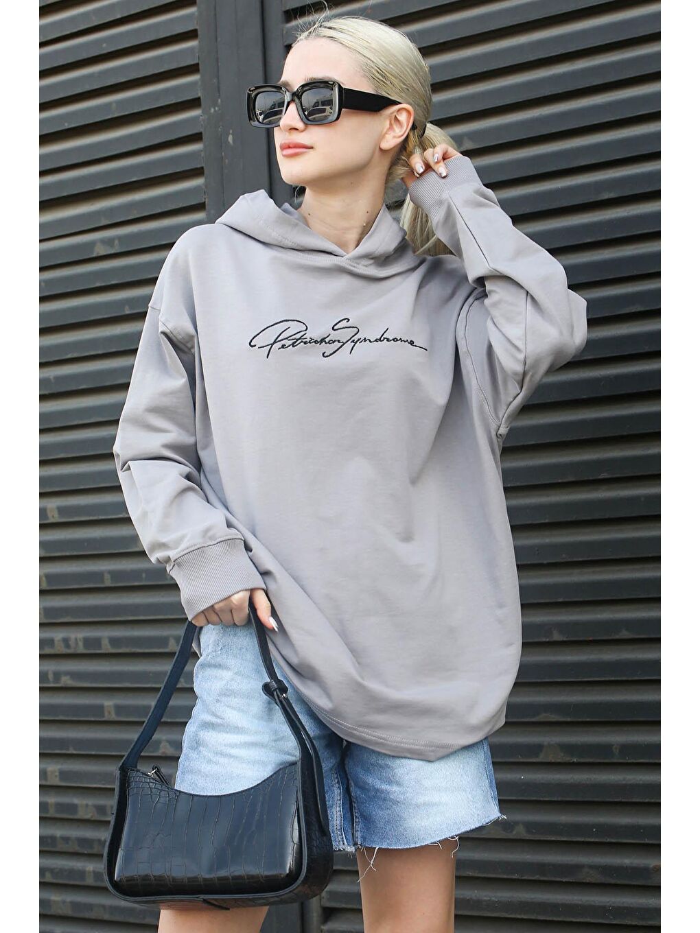 Boyalı Gri Nakışlı Kapüşonlu Kadın Sweatshirt MG1691-1