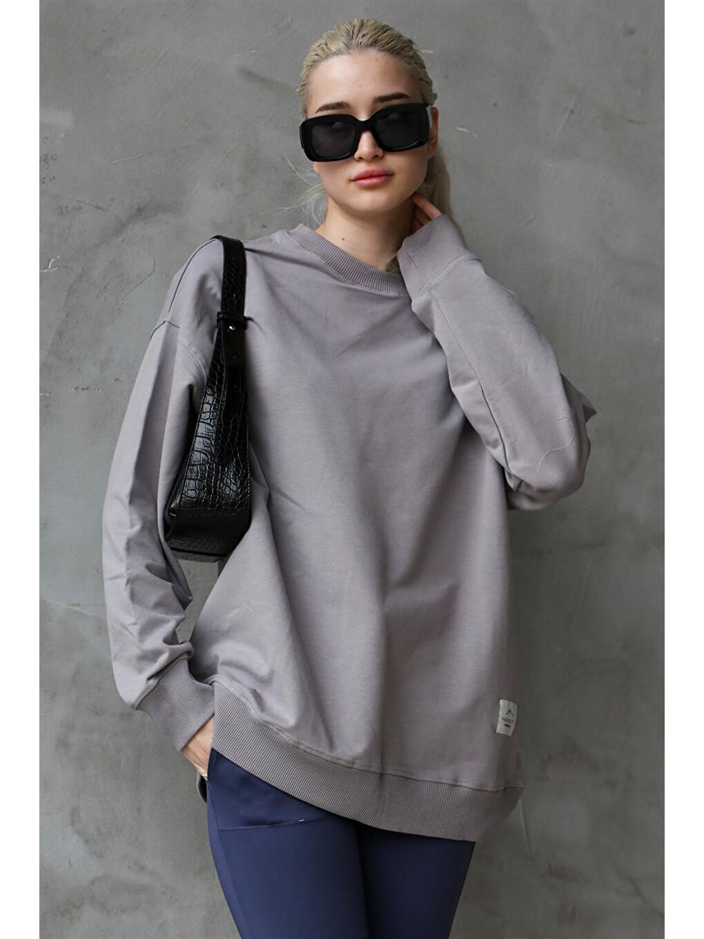 Madmext Gri Baskılı Boyalı Gri Basic Oversize Kadın Sweatshirt MG1686