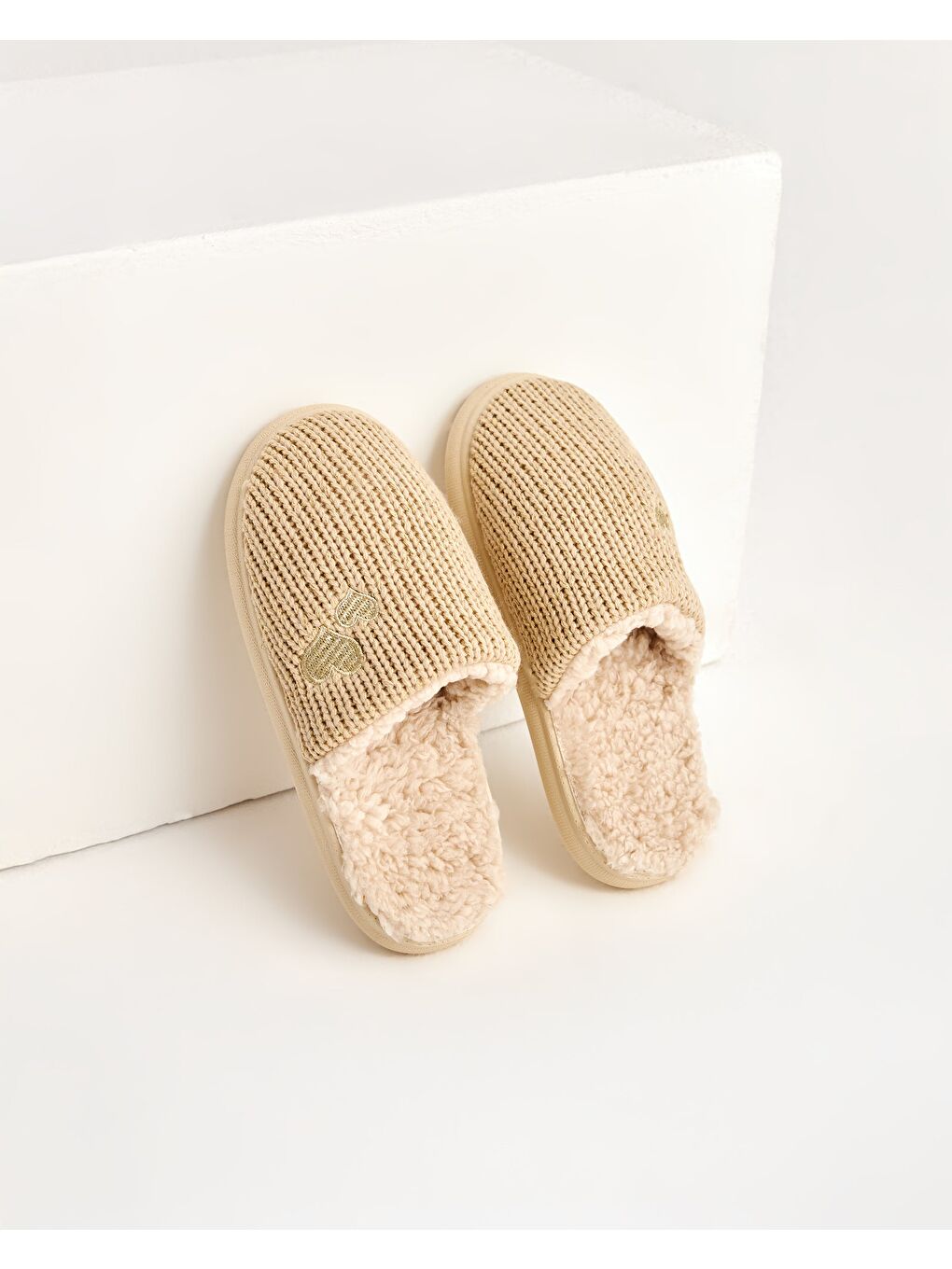 Ekru Kadın Ev Terliği - PARLA-3