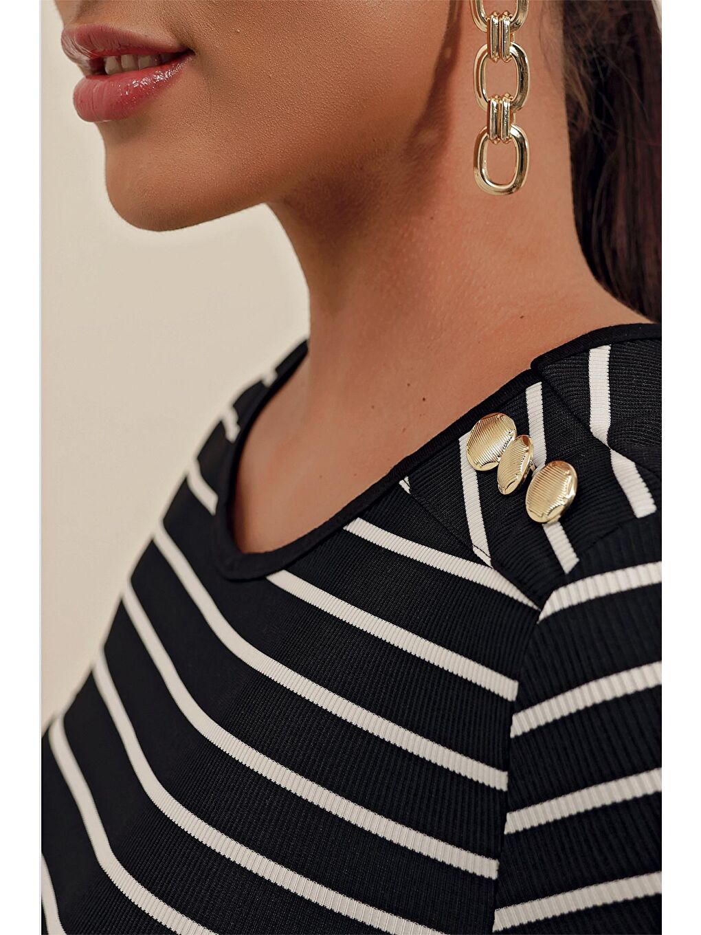 0479 Düğmeli Çizgili Bluz - Siyah-2