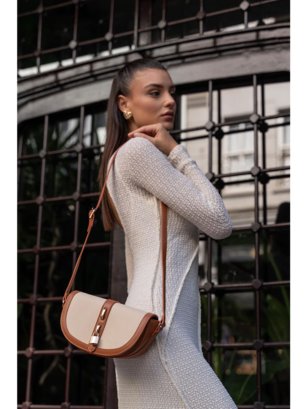 Diva Kontrast Tasarım Çapraz Askılı Kadın Çanta - Bej-4