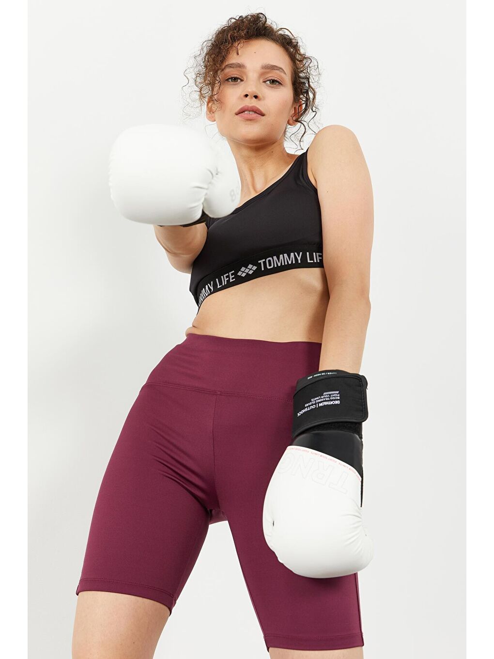 Siyah - Beyaz Yazı Şeritli Standart Kalıp U Yaka Kadın Spor Büstiyer - 97113-2