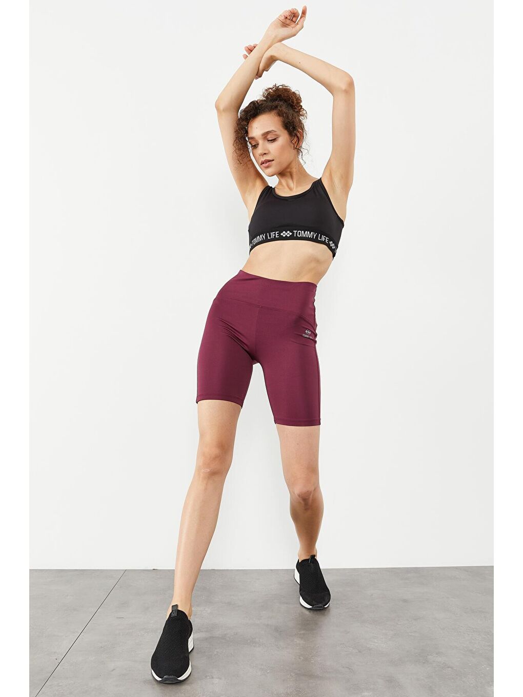 Siyah - Beyaz Yazı Şeritli Standart Kalıp U Yaka Kadın Spor Büstiyer - 97113-4