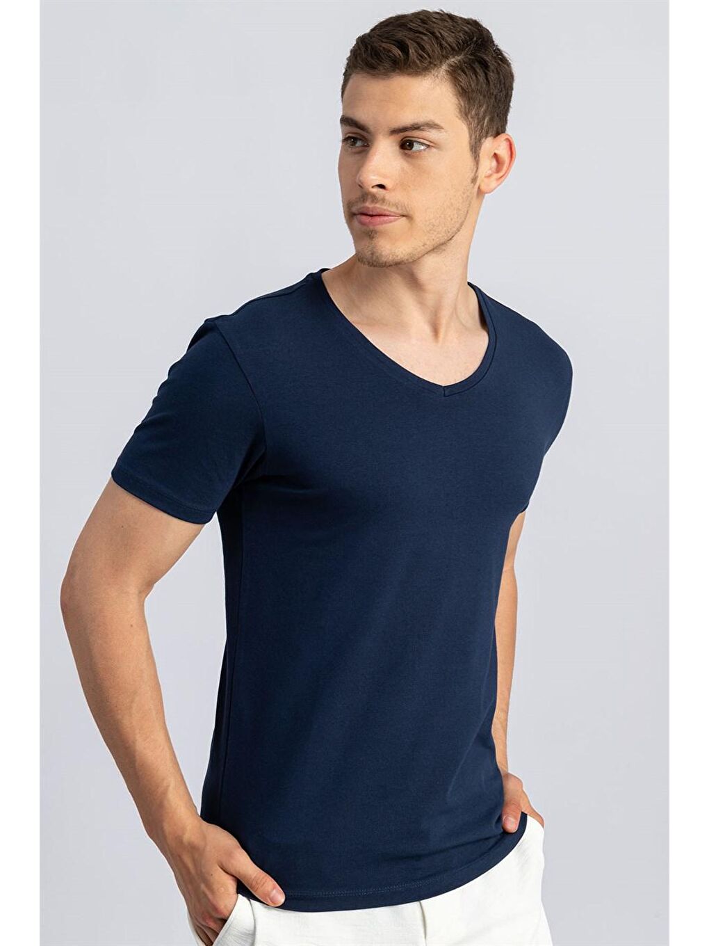 TUDORS İndigo Slim Fit V Yaka Düz Basıc Kısa Kol T-Shirt - 1