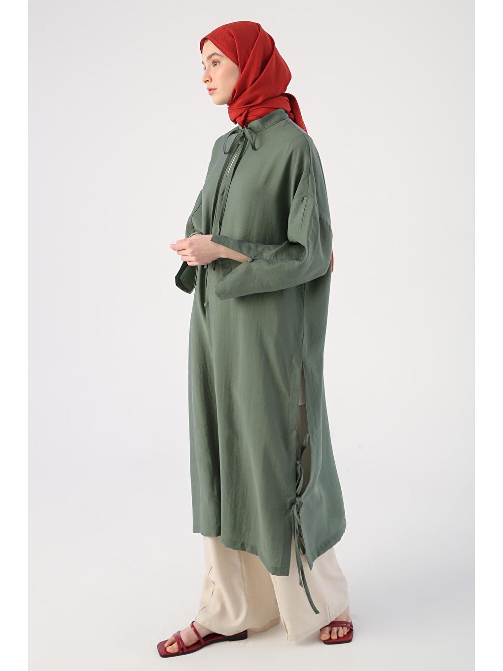 Yeşil Nefti Hakim Yaka Bağcıklı Yanları Yırtmaçlı Yazlık Ferace