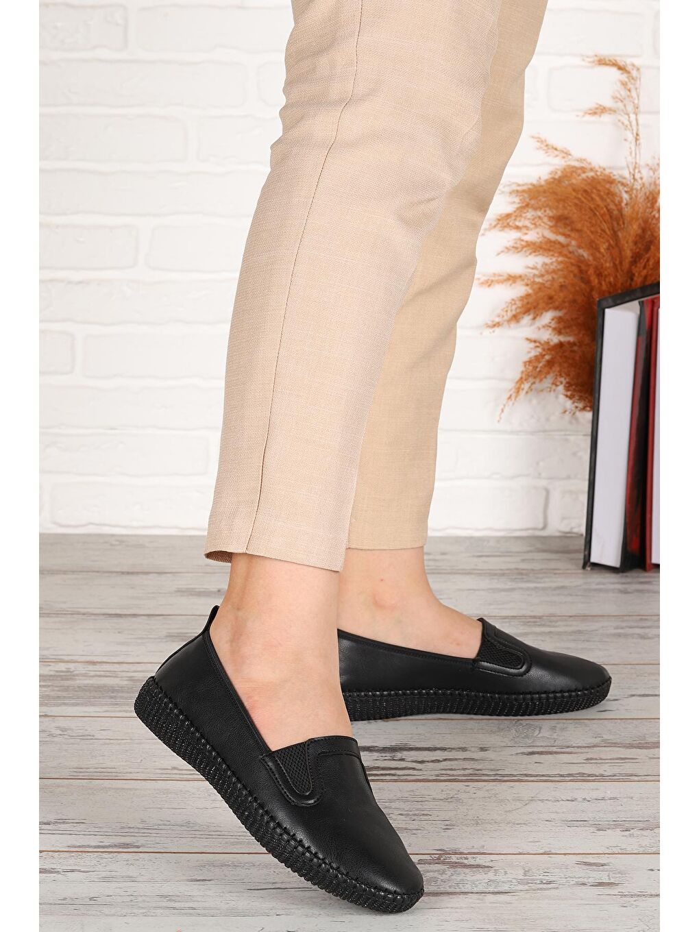 Siyah Cilt Günlük Rahat Taban Kadın Babet 1105-3501