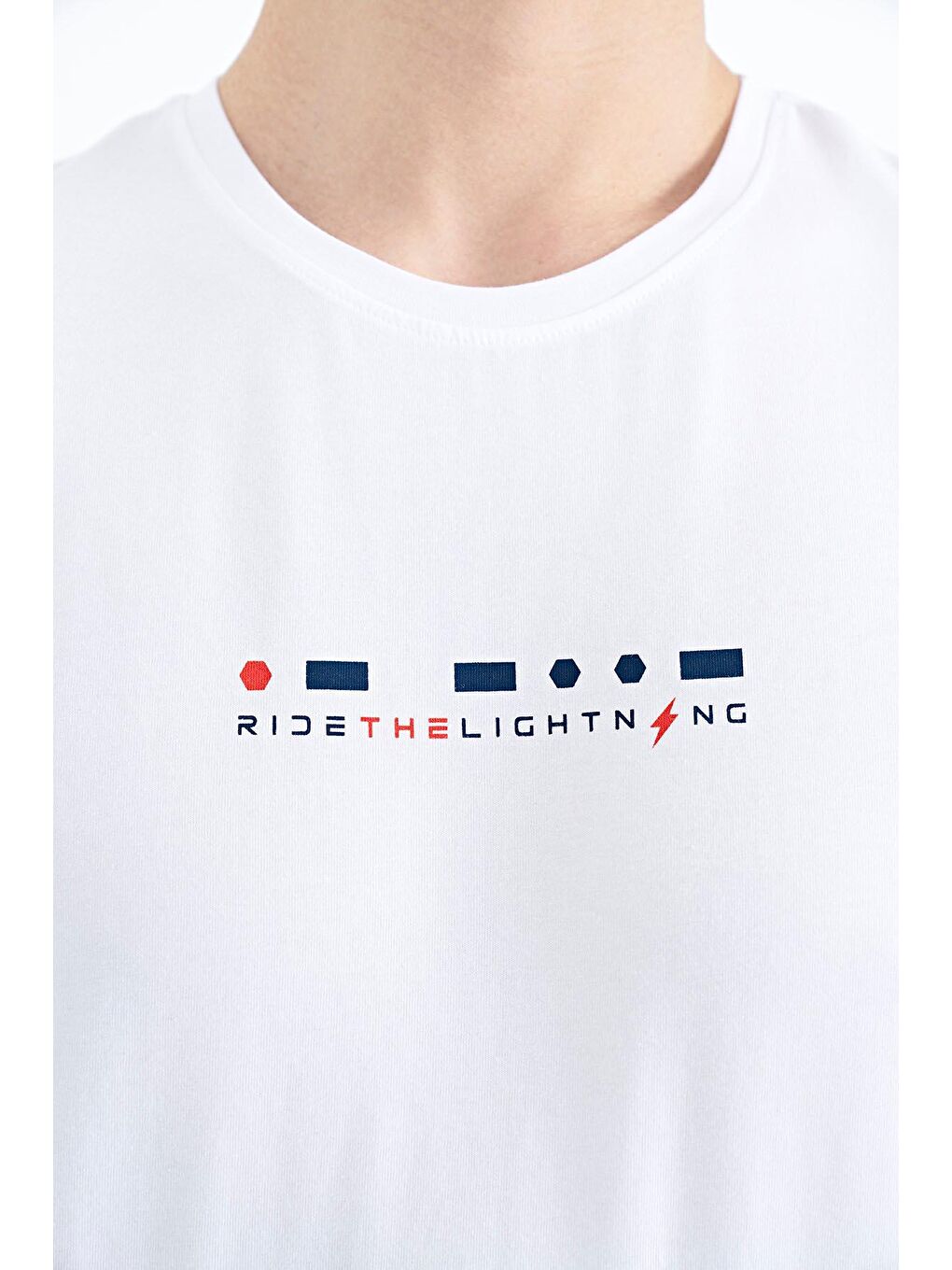 Beyaz Baskı Detaylı O Yaka Standart Kalıp Erkek Tişört - 88168-1