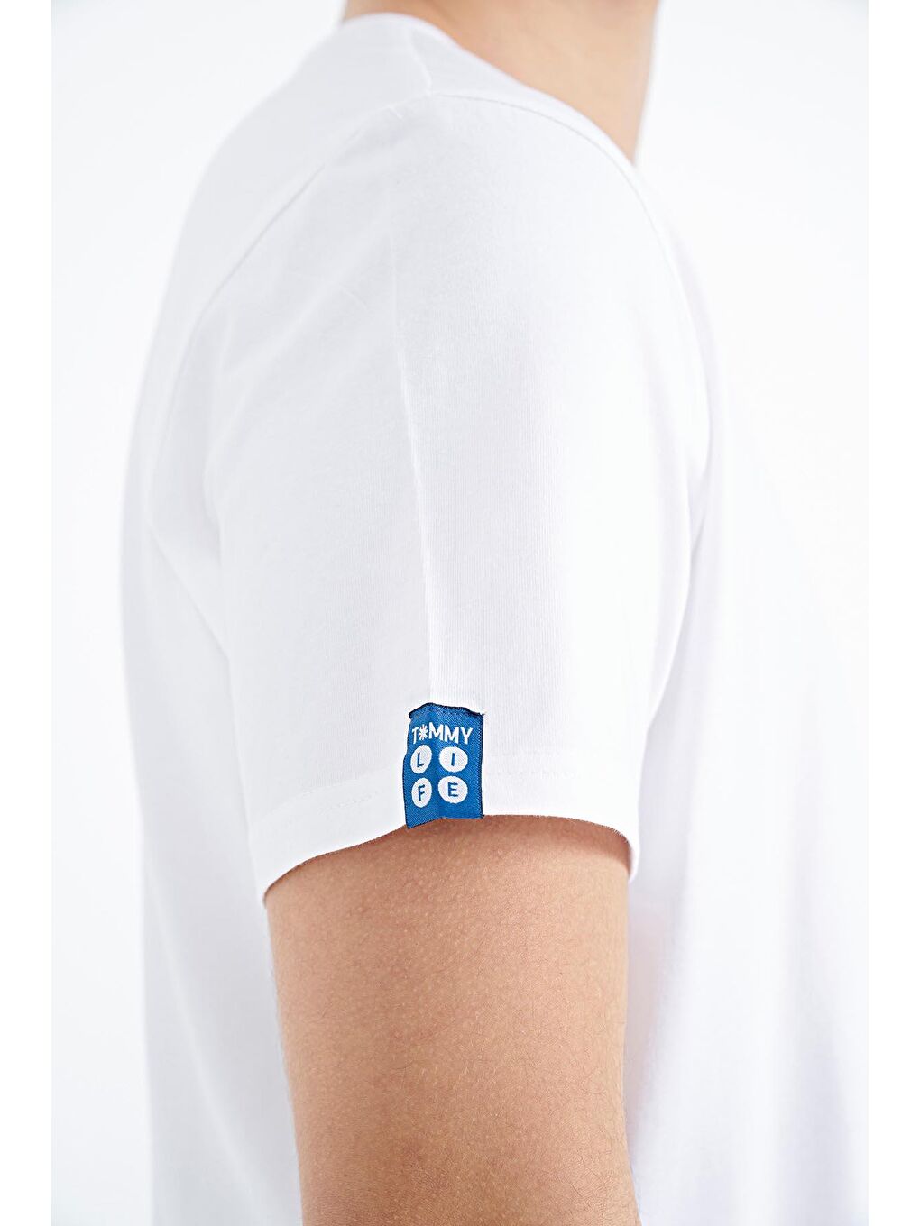 Beyaz Baskı Detaylı O Yaka Standart Kalıp Erkek Tişört - 88168-2