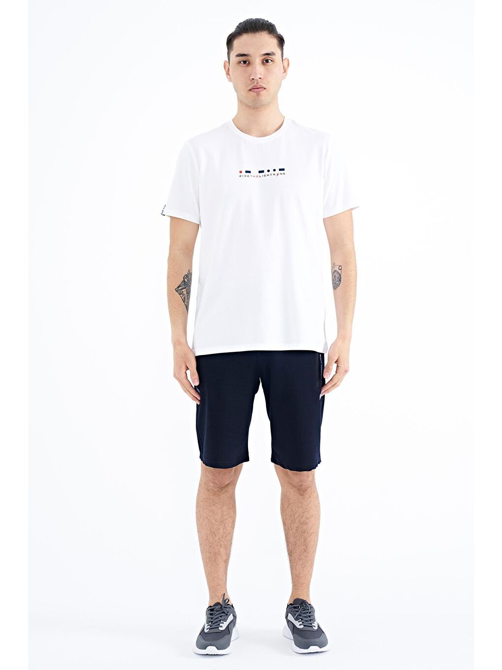 Beyaz Baskı Detaylı O Yaka Standart Kalıp Erkek Tişört - 88168-3