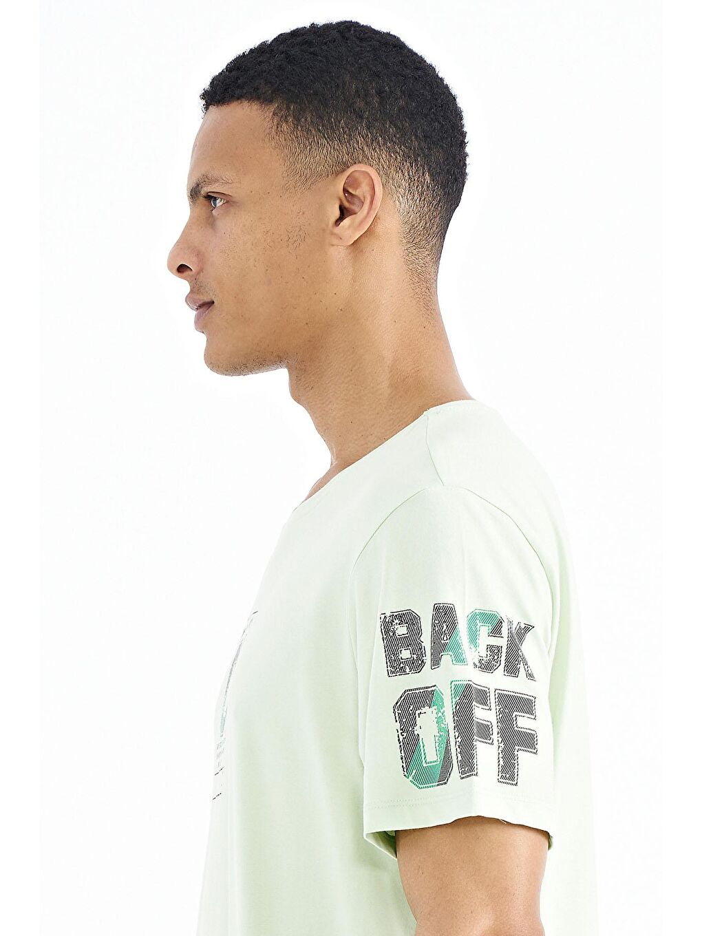 Açık Yeşil Ön ve Tek Kol Baskı Detaylı O Yaka Erkek Tişört - 88176-4